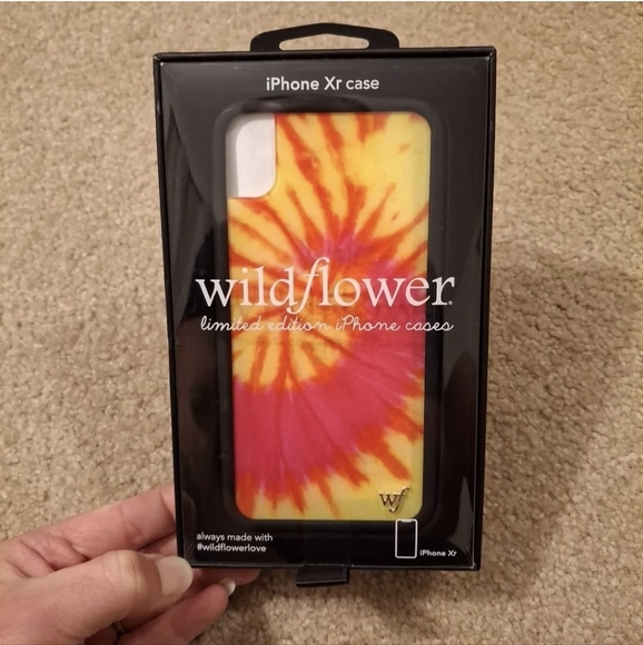 NWT IPHONE XR WILDFLOWER CASE - Picture 1 of 14